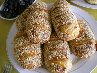 Tereyağlı Simit Tarifi ve Malzemeleri Tereyağlı Simit Tarifi ve Malzemeleri